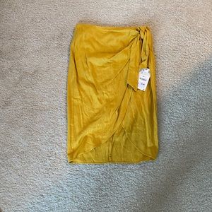 Zara Mustard Wrap Skirt. NWT